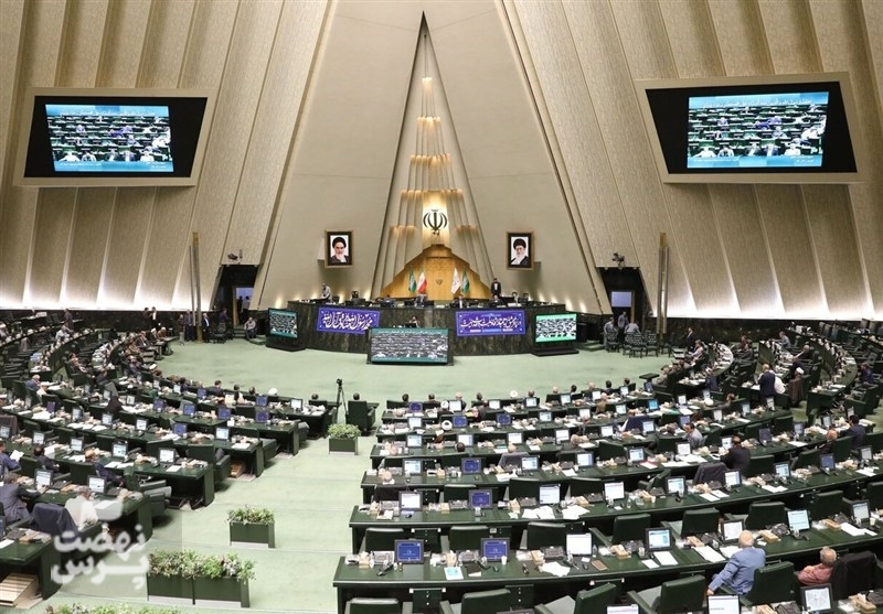 برگزاری جلسه مجلس بعد از تشییع رهبر شهید انقلاب